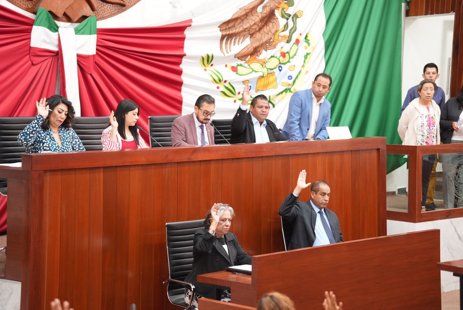 Aprueba LXIV Legislatura, reestructura de comisiones ordinarias